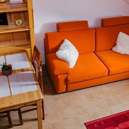 Niki Apartman Gyula Luaran gambar