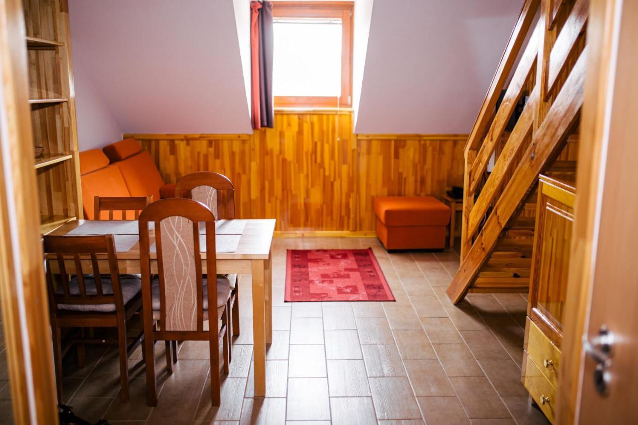 Niki Apartman Gyula Luaran gambar