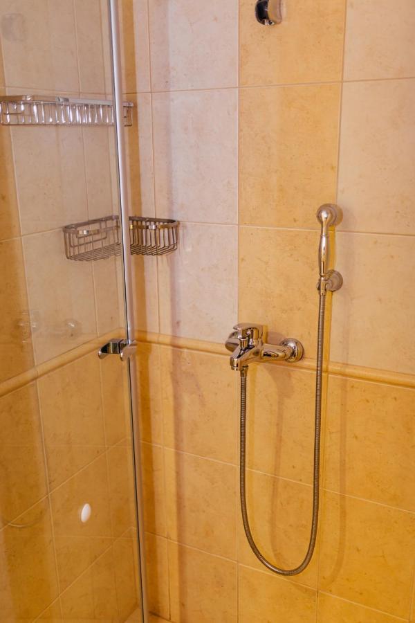 Niki Apartman Gyula Luaran gambar