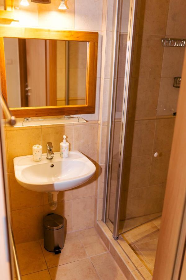 Niki Apartman Gyula Luaran gambar